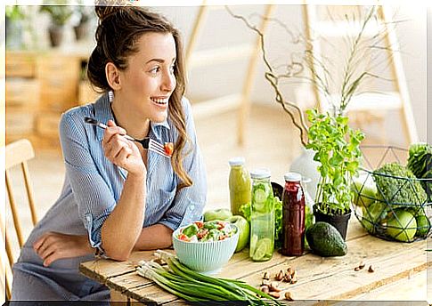 Woman who eats consciously