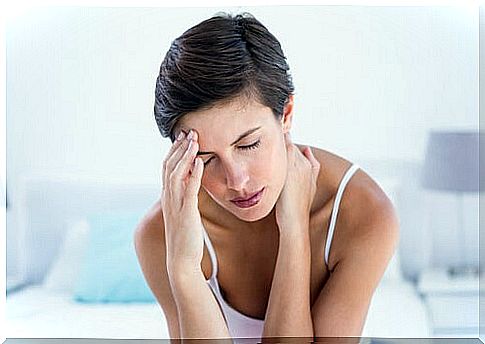 Woman with migraine