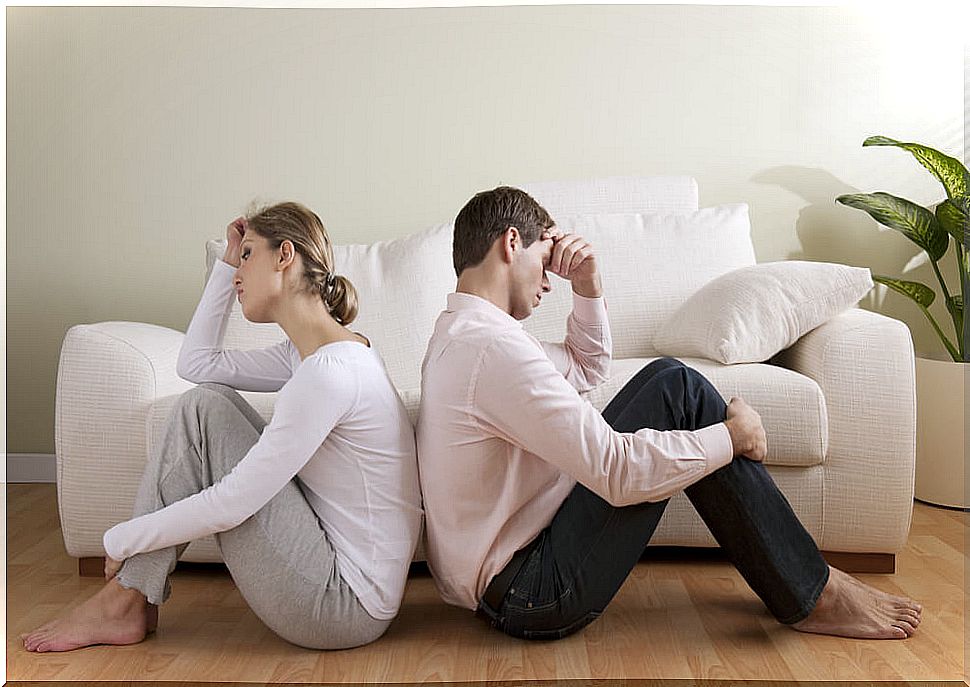 Couple from behind showing emotional distance